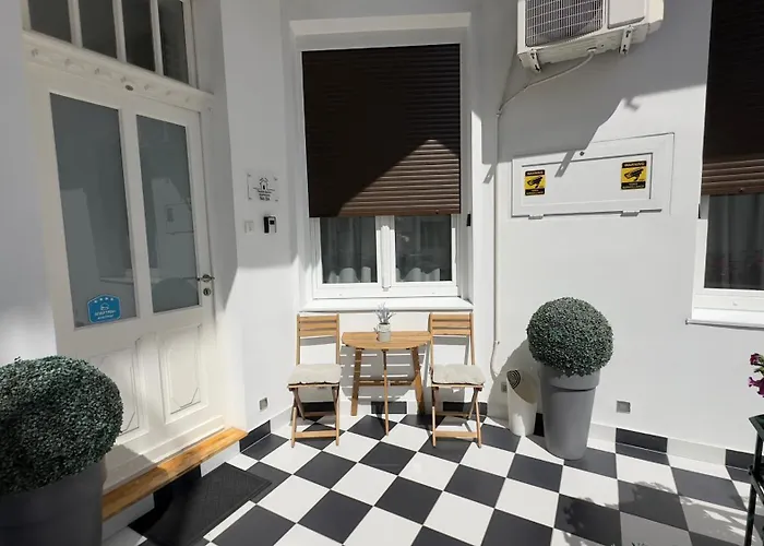 Theatre Square Apartments